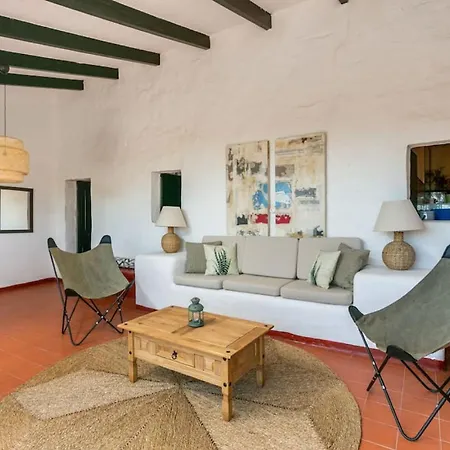 Bellamirada Villa *