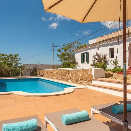 Bellamirada Villa *